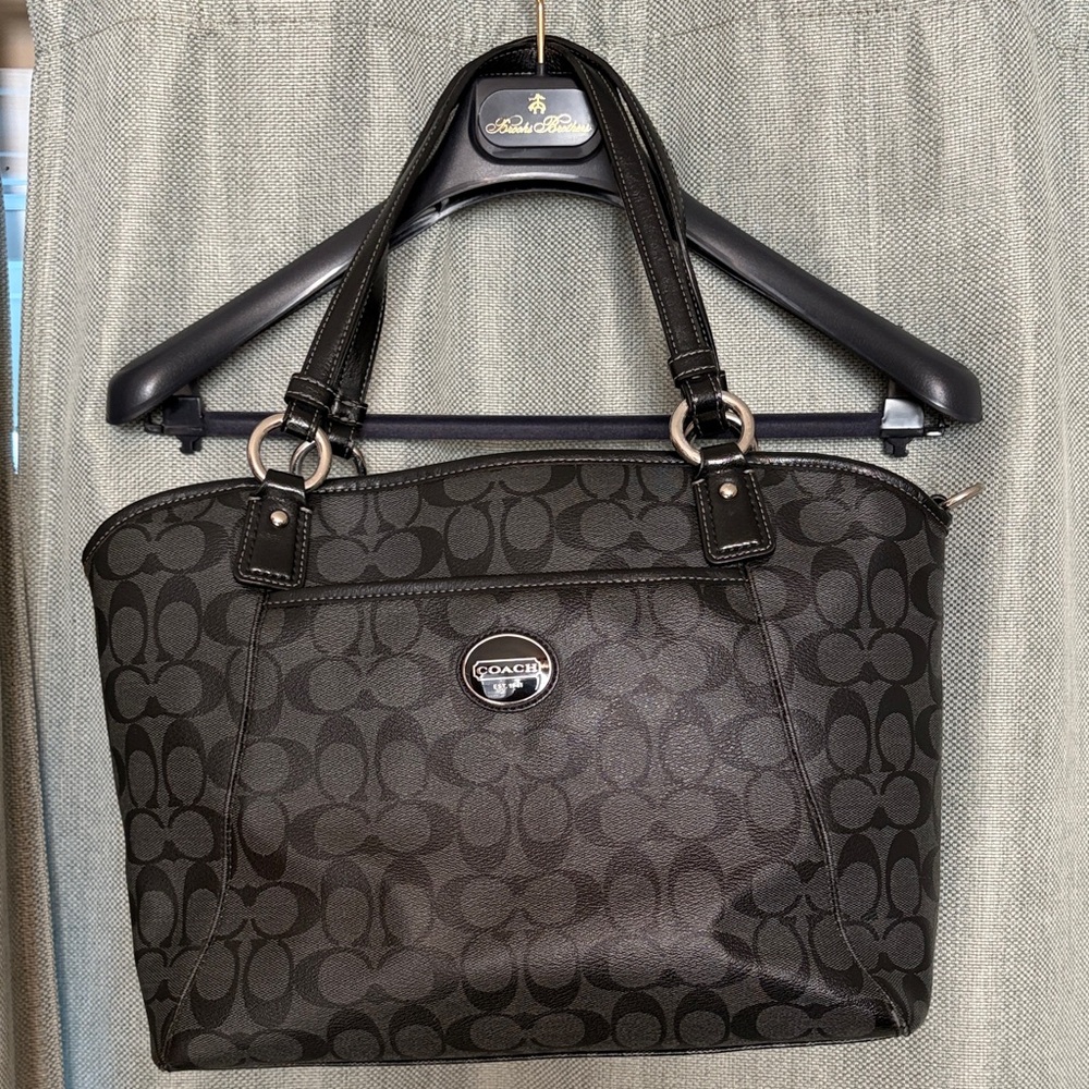 Coach Peyton Pocket Tote Black & Gray F19816